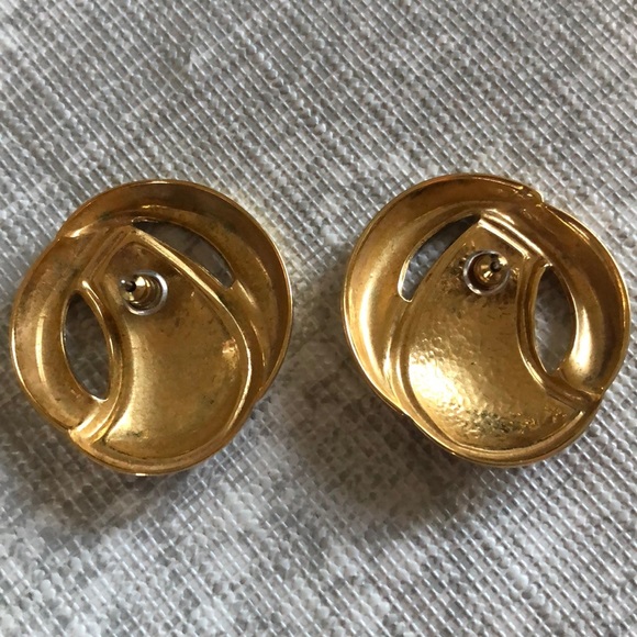 Avon Vintage Pierced Earrings Red Goltone - Picture 3 of 3